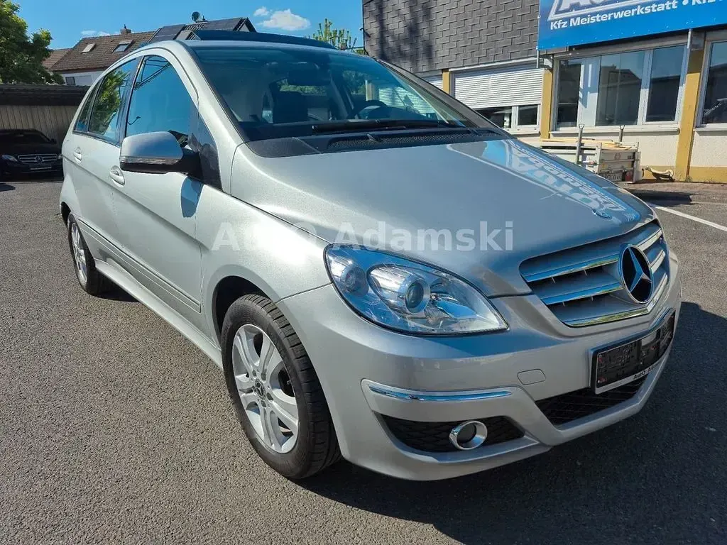 Gebraucht Mercedes B200 136 PS (100 kW) 2009 Silber Van / Kleinbus