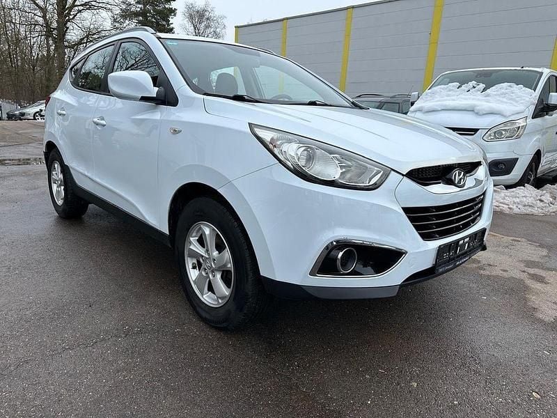 Weiß Gebraucht 2011 Hyundai ix35 Comfort SUV | 6.450 € (Etwas zu teuer) - Bild 1/4