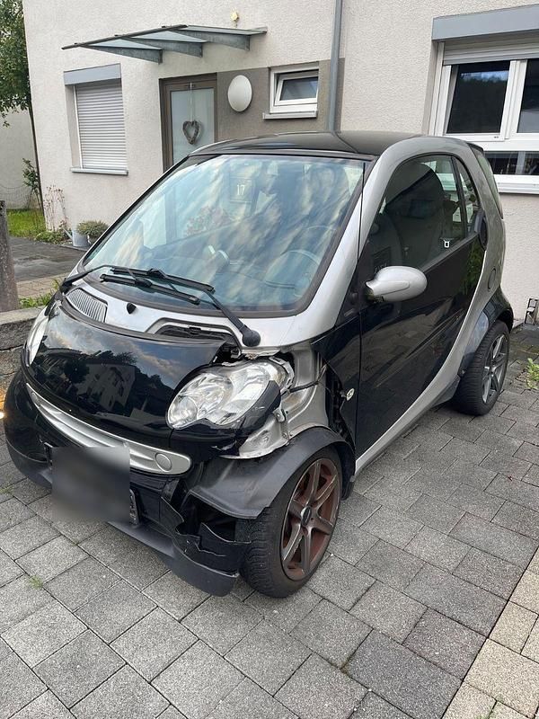 Schwarz Gebraucht 2004 Smart ForTwo Coupé Passion Coupé | 1.000 € - Bild 1/4