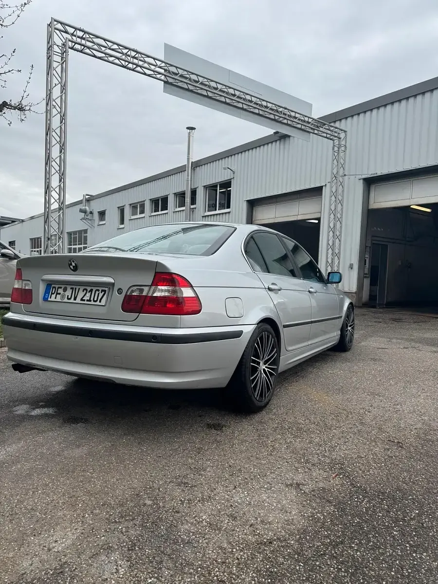 Używany BMW 325 192 KM (141 kW) 2003 Srebrny Sedan/Limuzyna