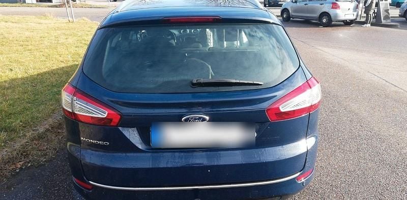 Gebraucht Ford Mondeo Ambiente 140 PS (102 kW) 2014 Blau Kombi