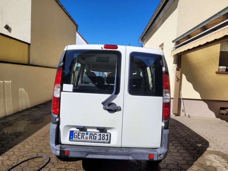 Weiß Gebraucht 2008 Fiat Doblò Van / Kleinbus | 4.300 € (Fairer Preis) - Bild 1/4