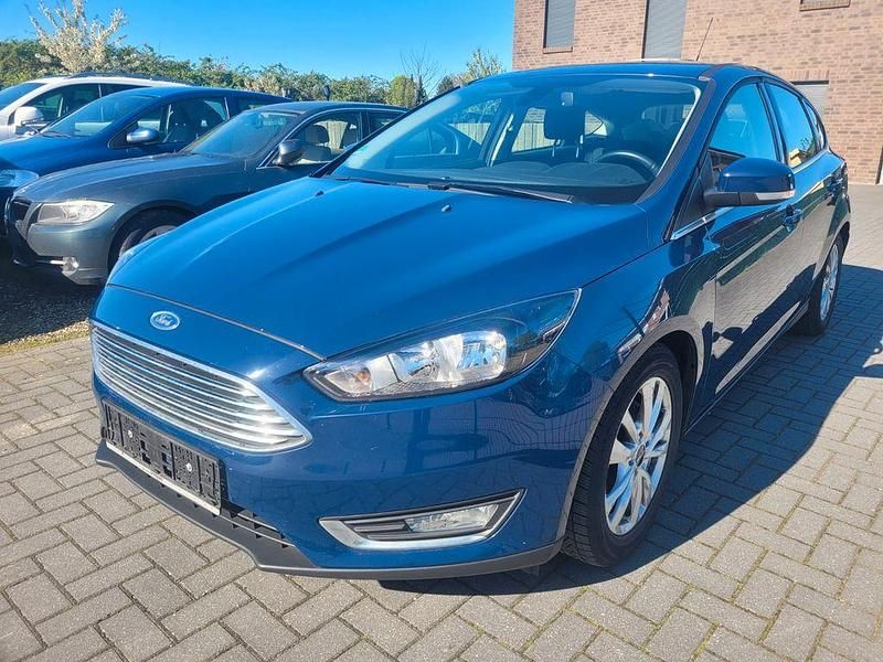 Usata Ford Focus Titanium 101 CV (74 kW) 2017 Blu Berlina