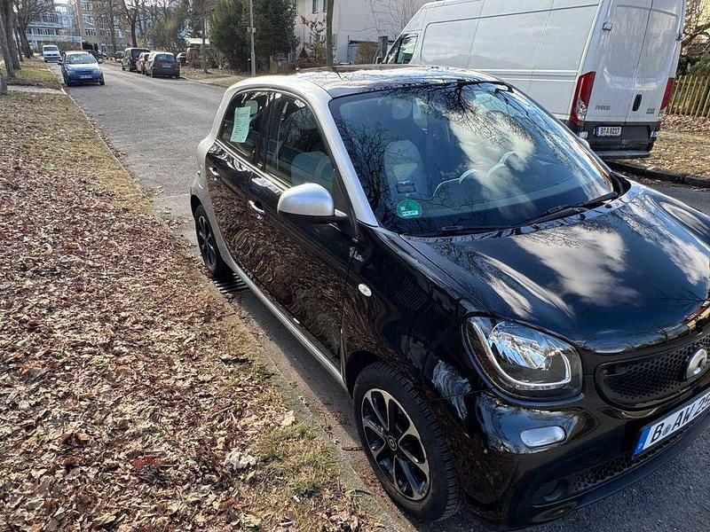 Gebraucht Smart ForFour Passion 71 PS (52 kW) 2015 Schwarz Kleinwagen