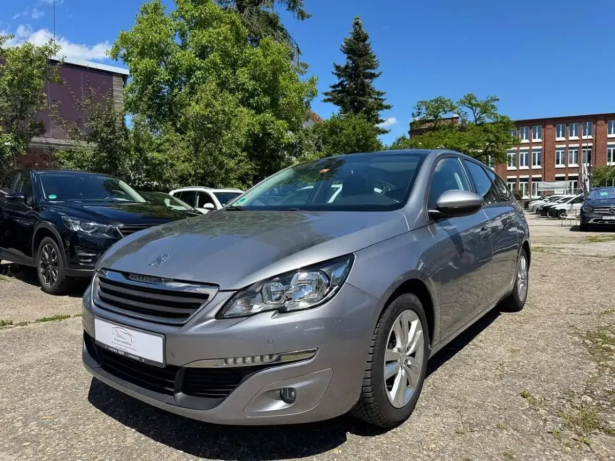 Gebraucht Peugeot 308 Active 131 PS (96 kW) 2016 Lack grau artense/lac Kombi