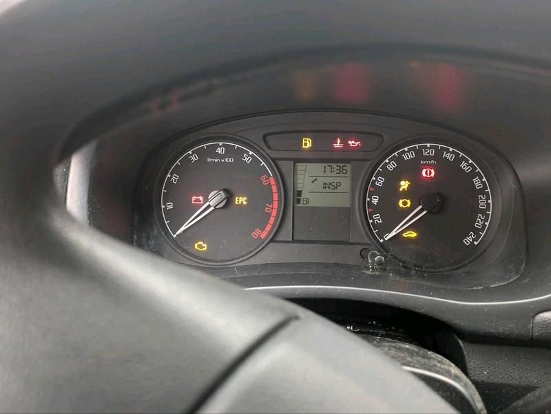 Gebraucht Skoda Fabia 60 PS (44 kW) 2008 Rot Kleinwagen