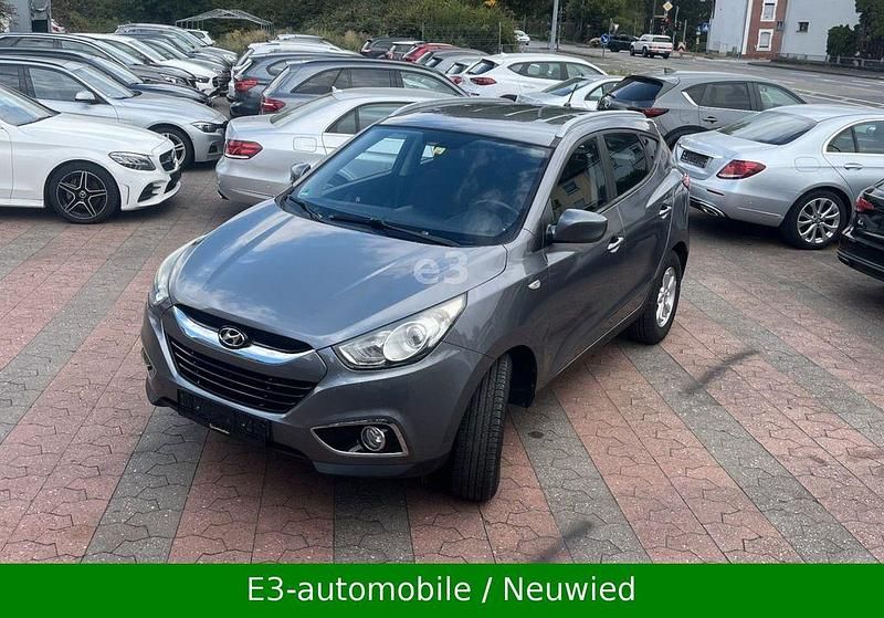 Grau Gebraucht 2013 Hyundai ix35 Edition SUV | 8.890 € (Guter Preis) - Bild 1/4