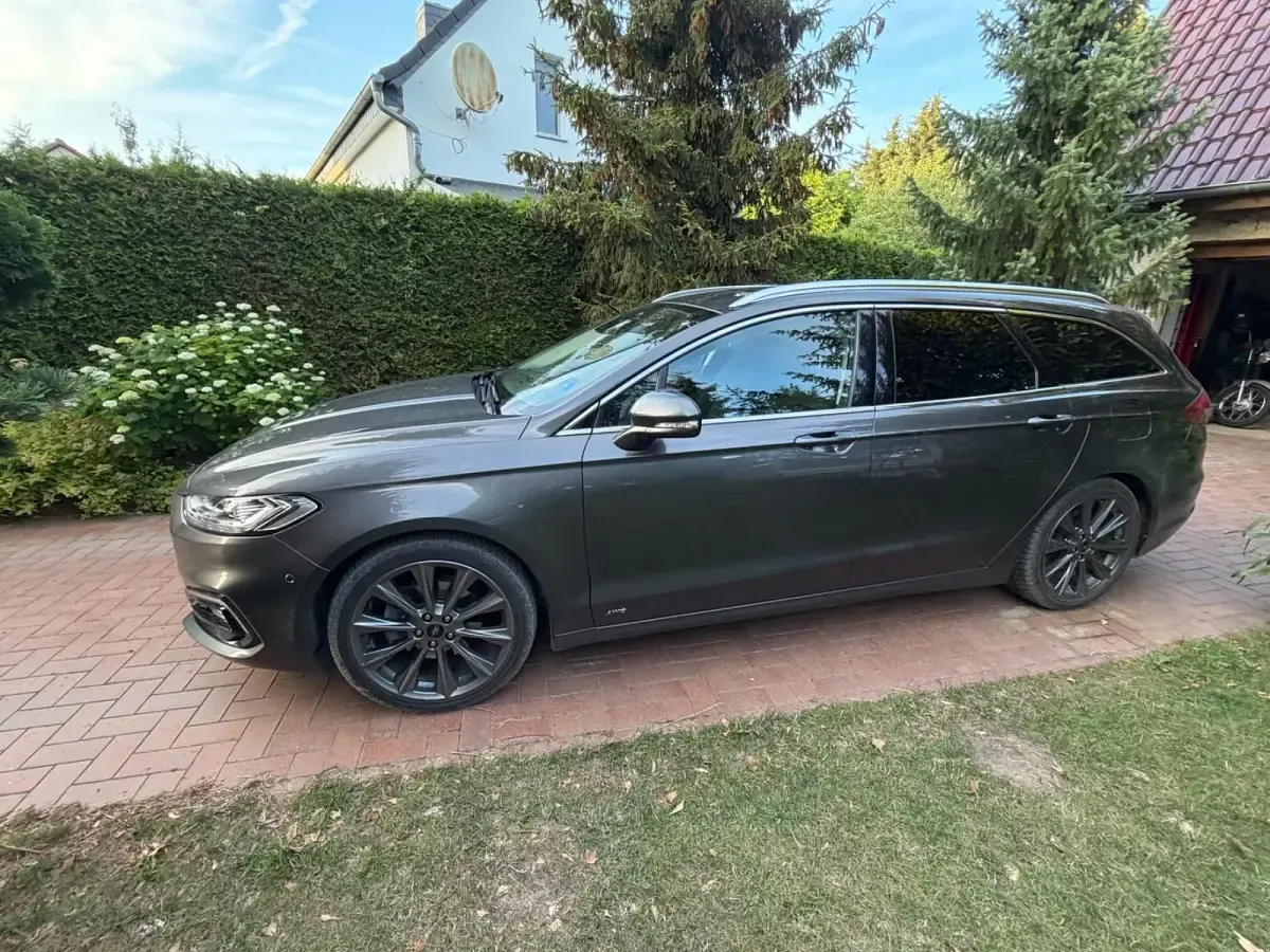 Gebraucht Ford Mondeo 190 PS (139 kW) 2020 Grau Kombi