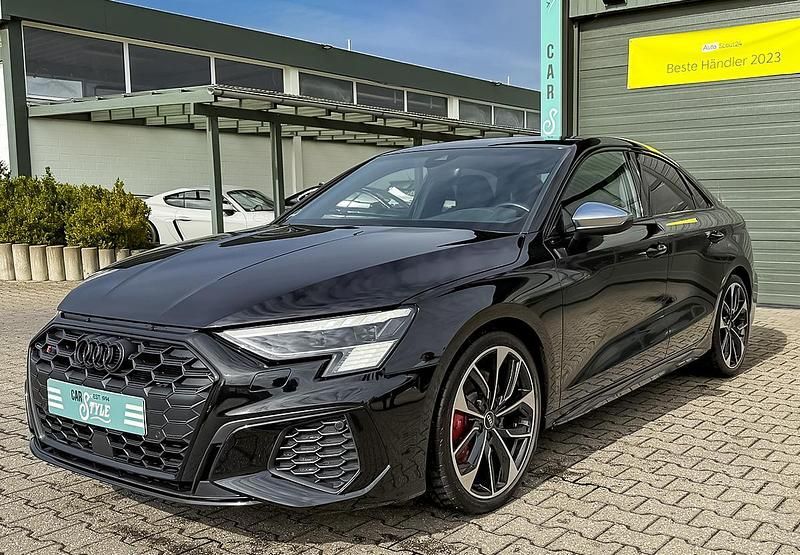 Schwarz metallic Gebraucht 2022 Audi S3 Ambiente | 40.790 € (Fairer Preis) - Bild 1/4