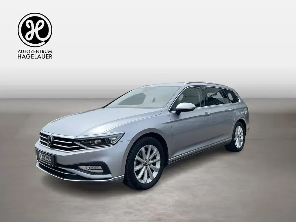 Gebraucht VW Passat Elegance 150 PS (110 kW) 2023 Silber Kombi