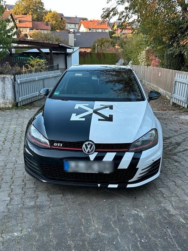 Schwarz Gebraucht 2014 VW Golf VII GTI Kleinwagen | 13.500 € (Fairer Preis) - Bild 1/4