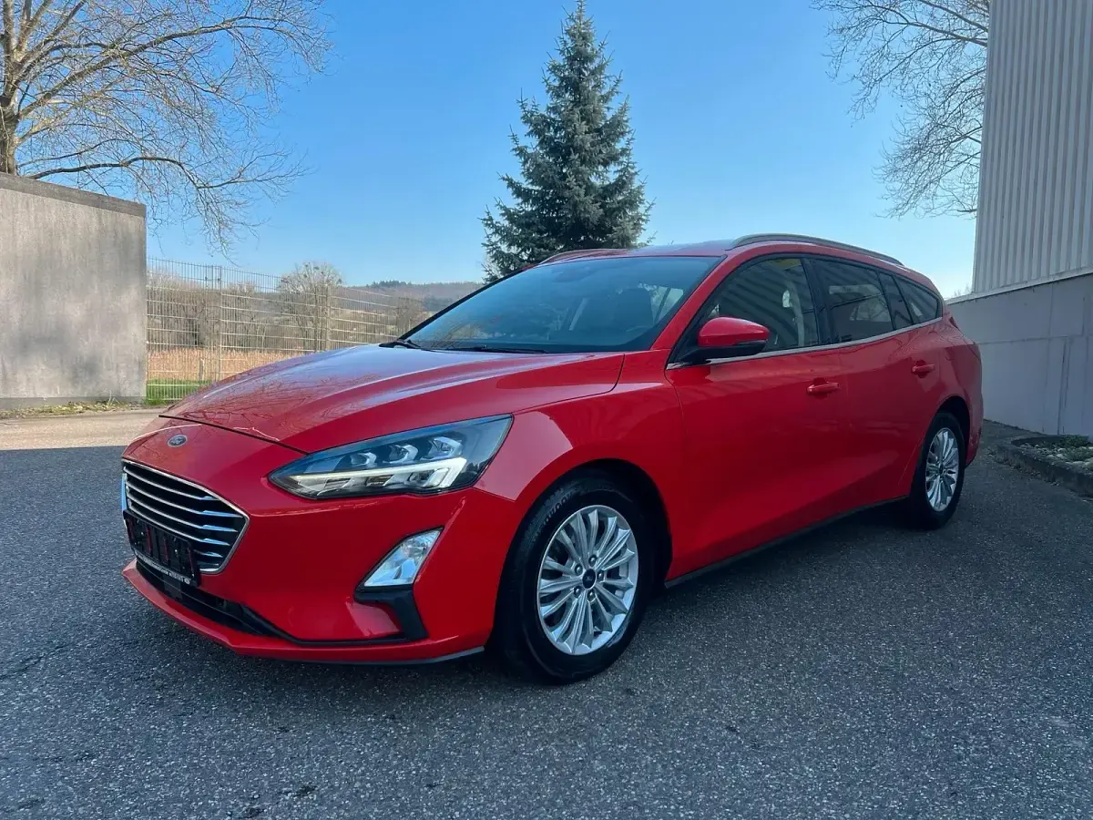 Używany Ford Focus Titanium 150 KM (110 kW) 2020 Czerwony Kombi
