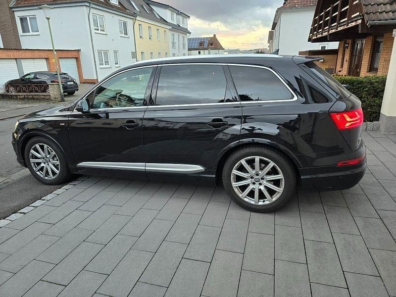 Gebraucht Audi Q7 Ambiente 272 PS (200 kW) 2016 Schwarz SUV