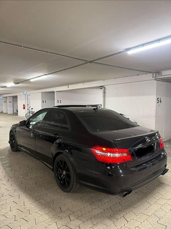 Usata Mercedes E250 Avantgarde 204 CV (150 kW) 2011 Nero Berlina