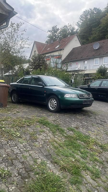 Grün Gebraucht 1996 Audi A4 Limousine | 300 € (Superpreis) - Bild 1/4