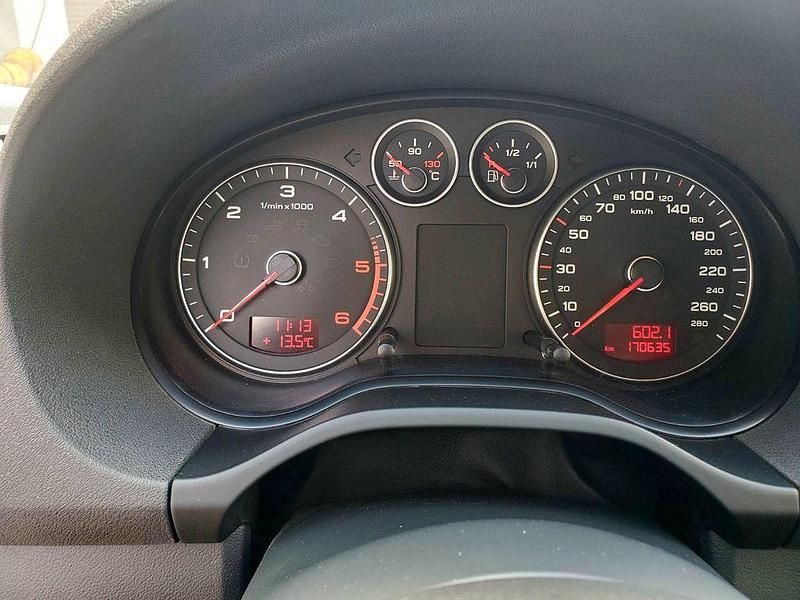 Gebraucht Audi A3 Attraction 140 PS (102 kW) 2010 Grau Kleinwagen