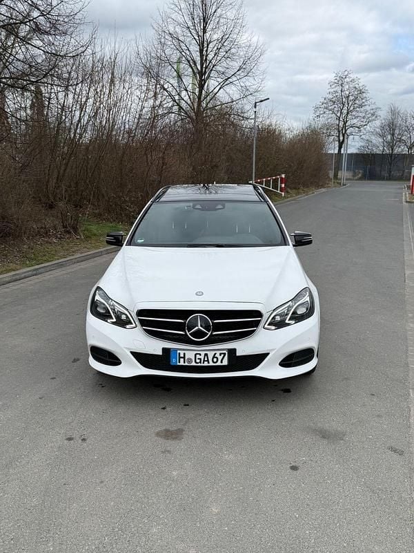 Gebraucht Mercedes E350 Avantgarde 258 PS (189 kW) 2015 Weiß Kombi