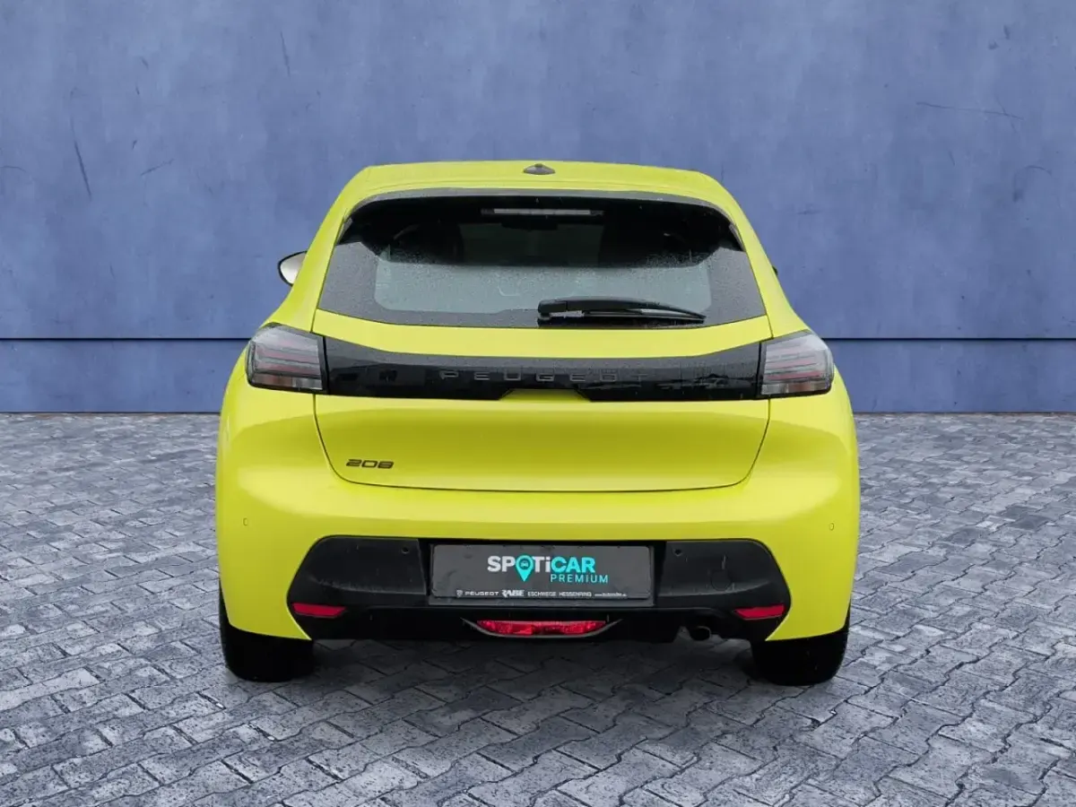 Brugt Peugeot 208 Active 101 HK (74 kW) 2024 Gul Hatchback