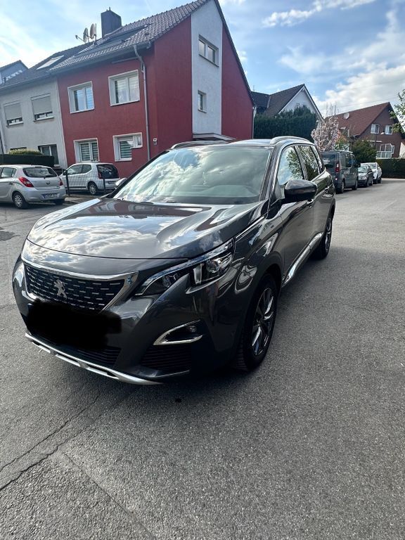 Schwarz Gebraucht 2018 Peugeot 5008 Allure Van / Kleinbus | 19.990 € (Fairer Preis) - Bild 1/4