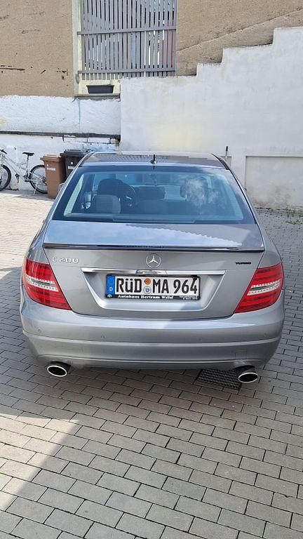 Gebraucht Mercedes C200 184 PS (135 kW) 2012 Silber Limousine