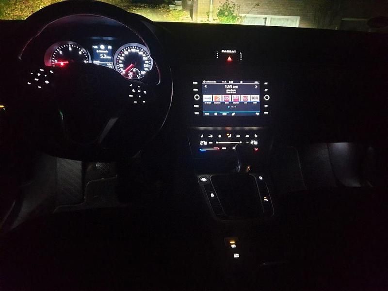 Grau Gebraucht 2021 VW Passat Conceptline Limousine | 16.000 € (Superpreis) - Bild 1/4