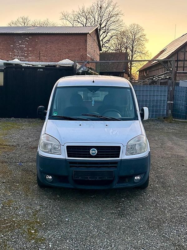 Gebraucht Fiat Doblò 101 PS (74 kW) 2008 Weiß Van / Kleinbus