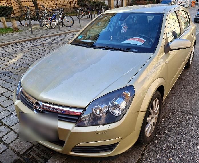 Gebraucht Opel Astra Elegance 105 PS (77 kW) 2004 Gold Limousine