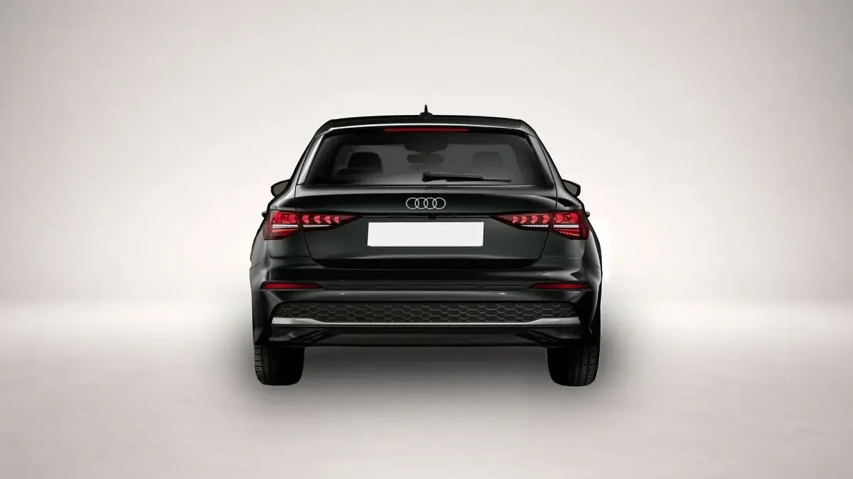 Gebraucht Audi A3 Ambiente 204 PS (150 kW) 2025 Mythosschwarz metallic Limousine