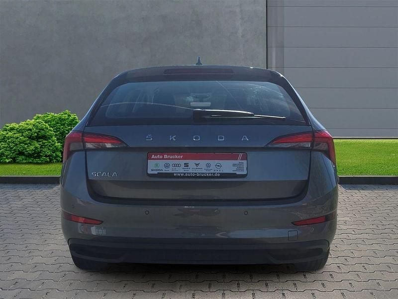 Używany Skoda Scala Cool Plus 95 KM (69 kW) 2023 Szary Hatchback