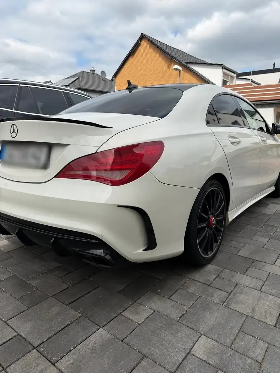 Gebraucht Mercedes CLA200 156 PS (114 kW) 2013 Weiß Coupé