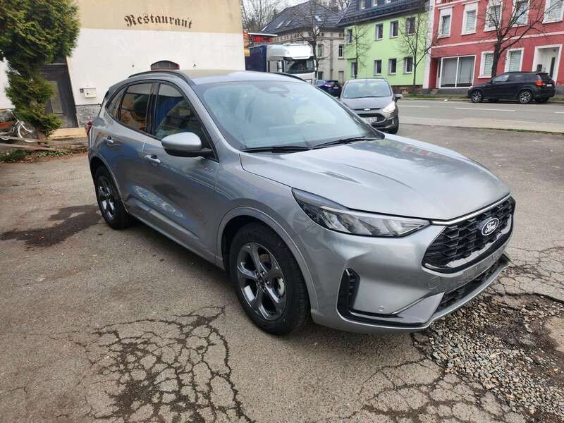 Używany Ford Kuga ST-Line 151 KM (111 kW) 2024 Srebrny SUV