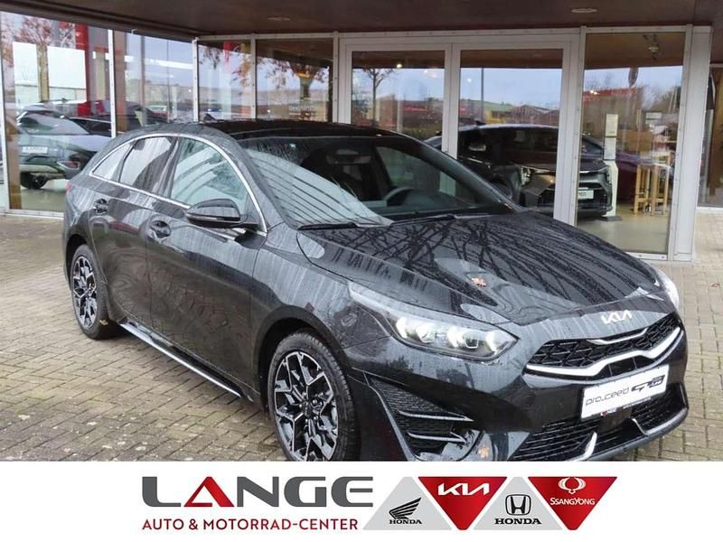 (1k) zilinaschwarz met. Neu 2024 Kia ProCeed 2 Kleinwagen | 36.870 € - Bild 1/4