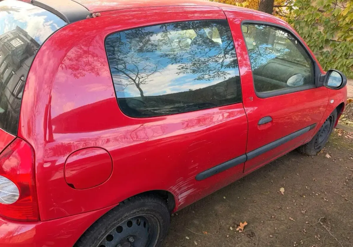 Gebraucht Renault Clio II Campus 58 PS (42 kW) 2011 Rot Kleinwagen