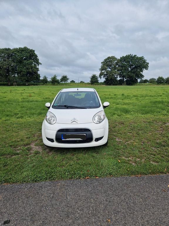 Weiß Gebraucht 2011 Citroën C1 Kleinwagen | 2.800 € (Fairer Preis) - Bild 1/4