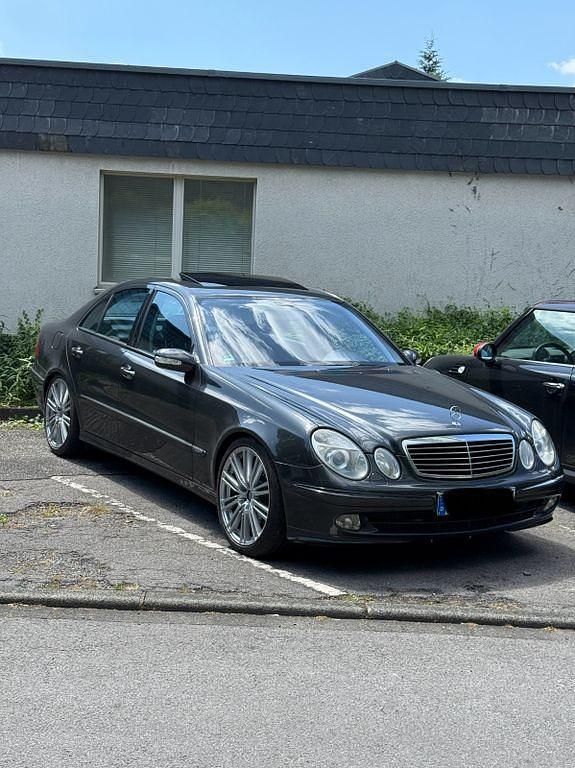 Gebraucht Mercedes E320 Avantgarde 204 PS (150 kW) 2003 Grau Limousine