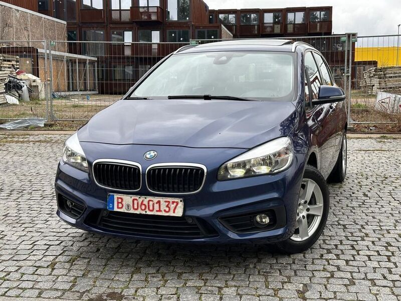 Blau Gebraucht 2016 BMW 220 Active Tourer Advantage Van / Kleinbus | 10.900 € (Superpreis) - Bild 1/4