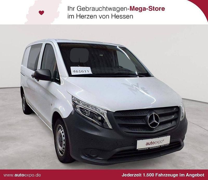 Weiß Gebraucht 2020 Mercedes Vito Limousine | 23.989 € (Fairer Preis) - Bild 1/4