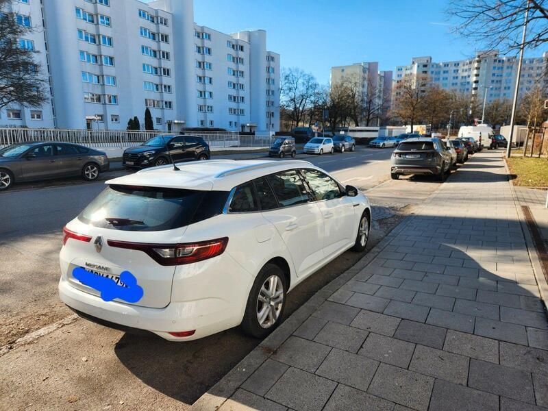 Schwarz Gebraucht 2019 Renault Mégane GrandTour LIMITED Kombi | 10.900 € (Fairer Preis) - Bild 1/4
