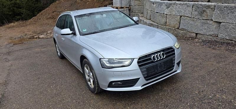 Gebraucht Audi A4 Attraction 177 PS (130 kW) 2014 Grau Kombi