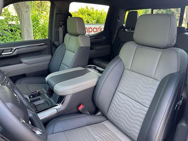 Gebraucht Chevrolet Silverado 426 PS (313 kW) 2024 Summit white SUV