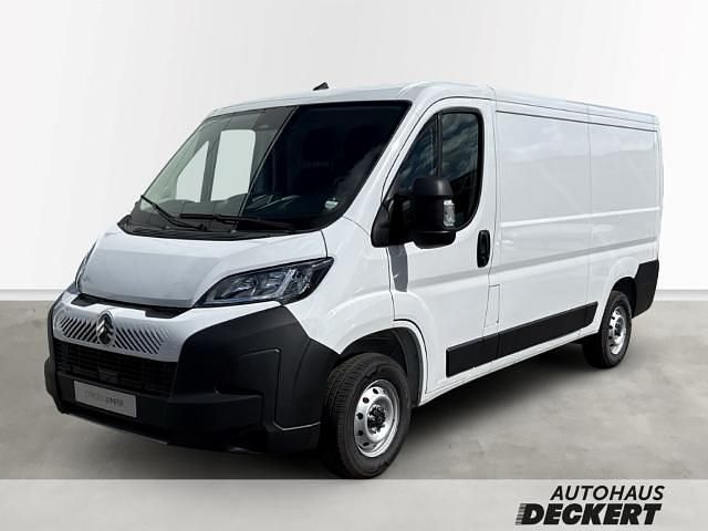 Eisweiss Gebraucht 2024 Citroën Jumper Van / Kleinbus | 34.141 € - Bild 1/4