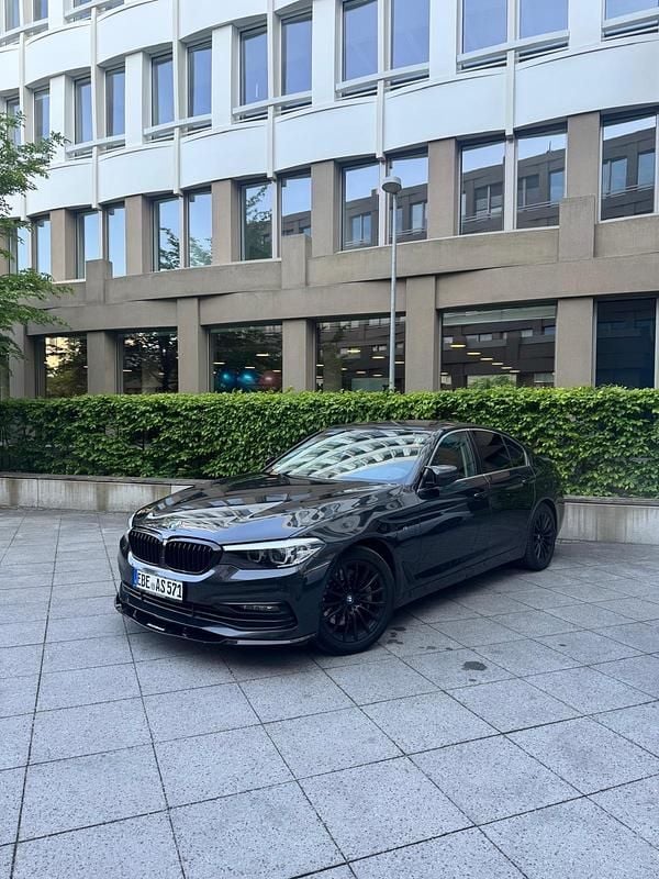 Grau Gebraucht 2019 BMW 530 iPerformance Limousine | 24.490 € (Guter Preis) - Bild 1/4