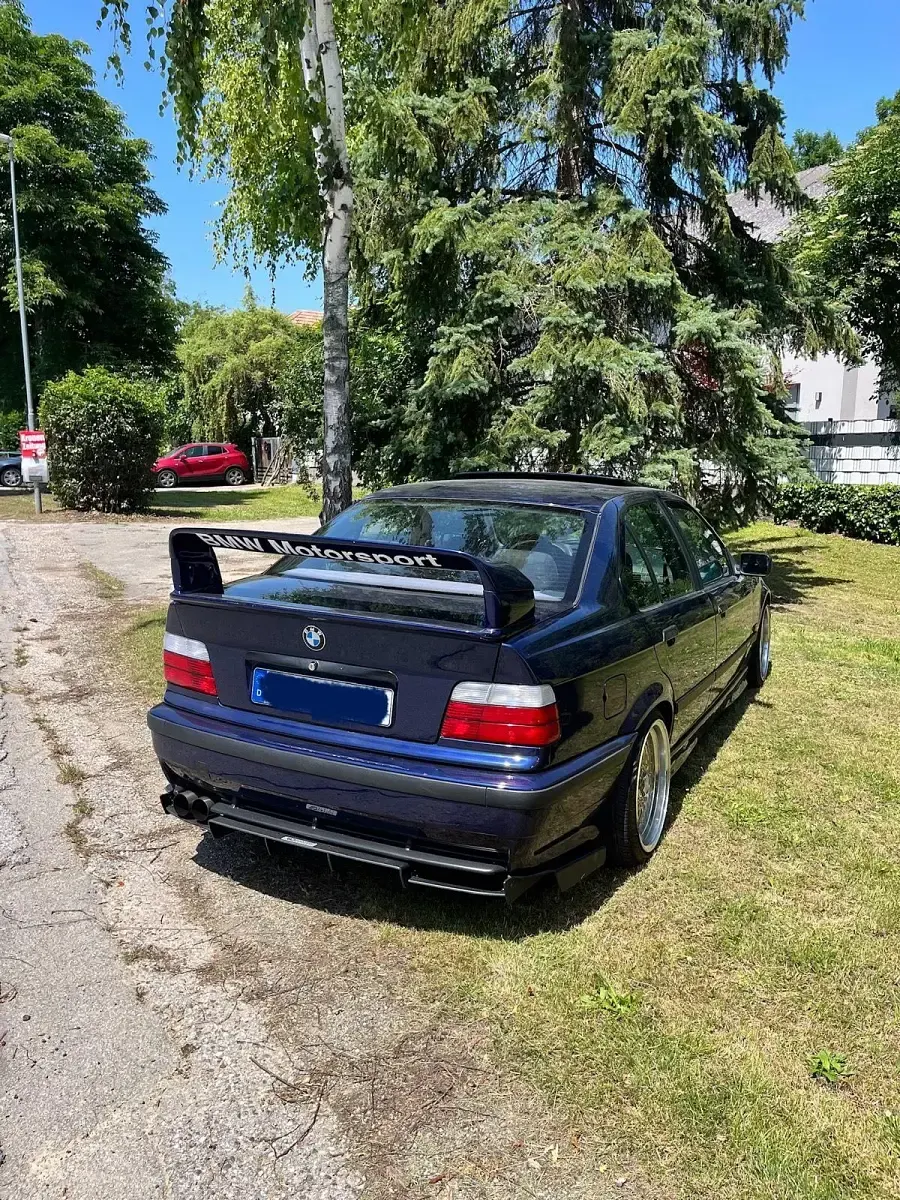 Gebraucht BMW 320 150 PS (110 kW) 1995 Blau Limousine