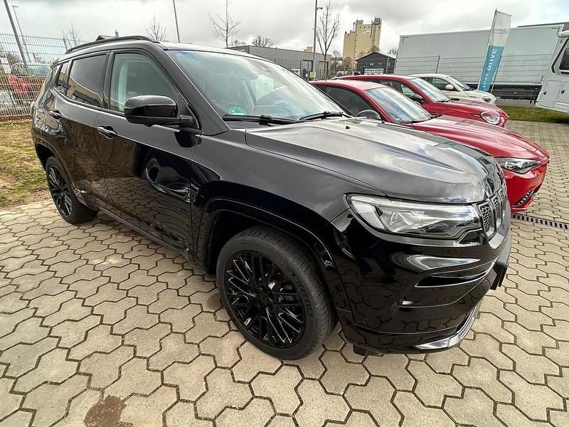 Gebraucht Jeep Compass 131 PS (96 kW) 2023 Schwarz SUV