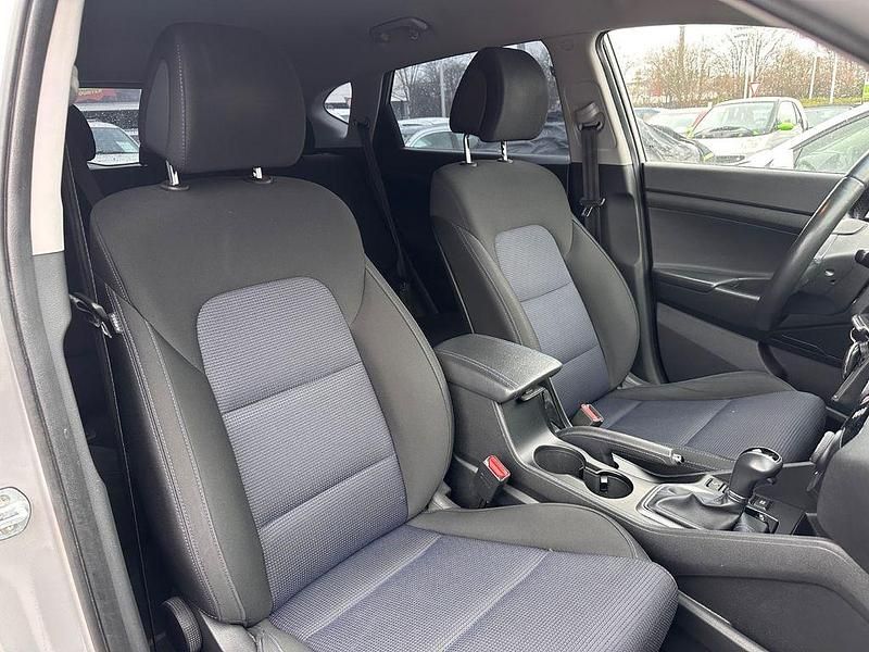 Gebraucht Hyundai Tucson Trend 141 PS (103 kW) 2016 Silber SUV