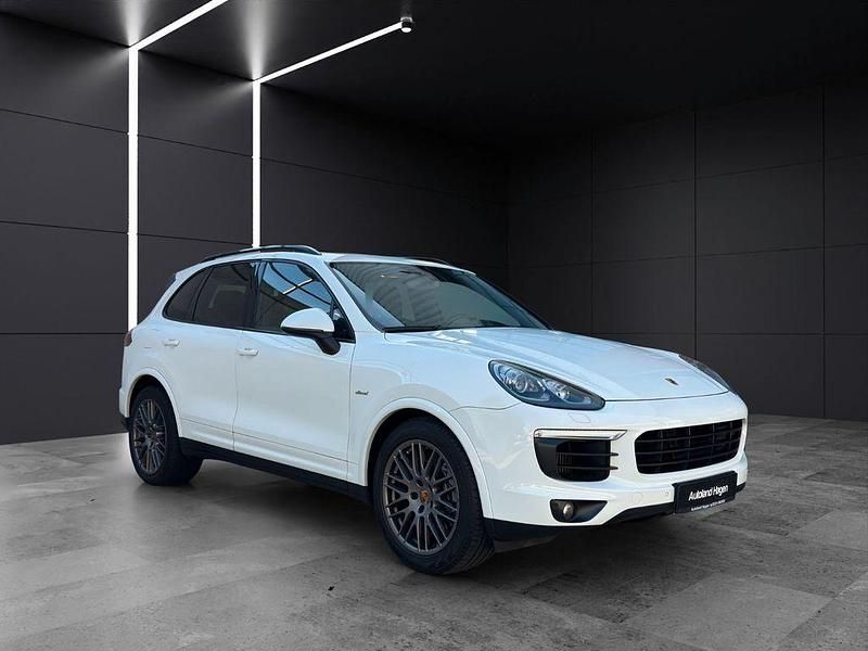 Weiß Gebraucht 2016 Porsche Cayenne Edition SUV | 36.999 € (Etwas zu teuer) - Bild 1/4