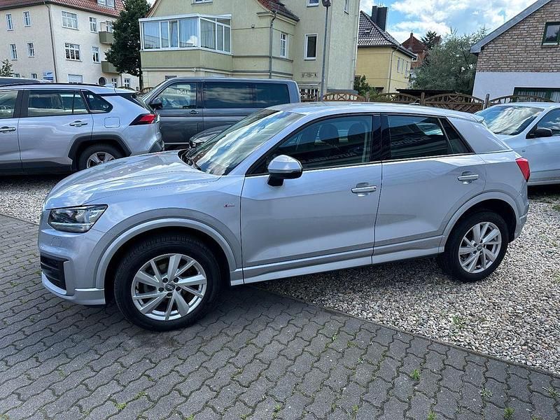 Gebraucht Audi Q2 S-Line 116 PS (85 kW) 2019 Silber SUV