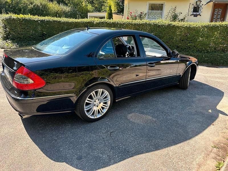 Gebraucht Mercedes E420 Avantgarde 314 PS (230 kW) 2008 Schwarz Limousine