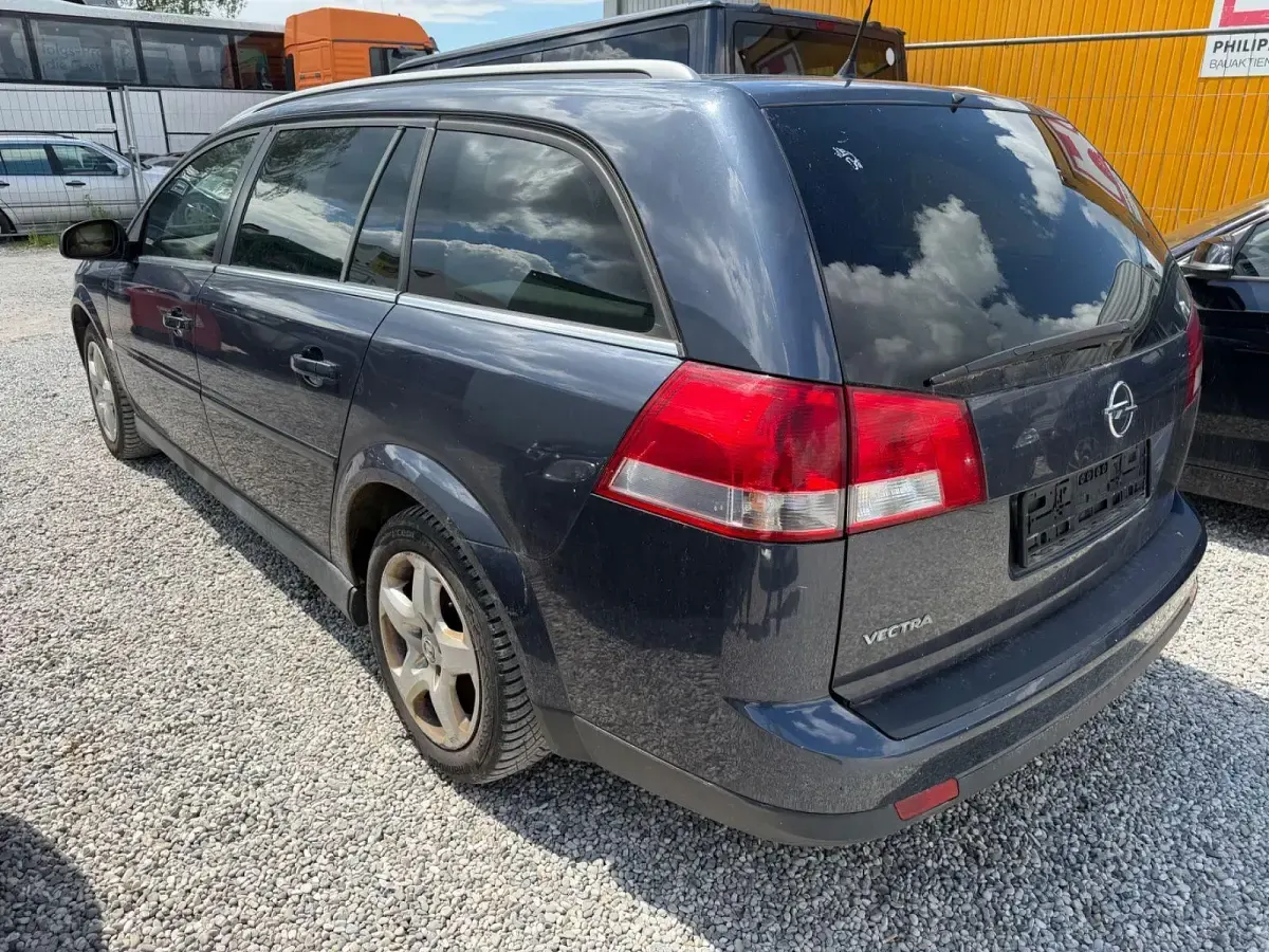 Gebraucht Opel Vectra Cosmo 140 PS (102 kW) 2007 Grau Kombi