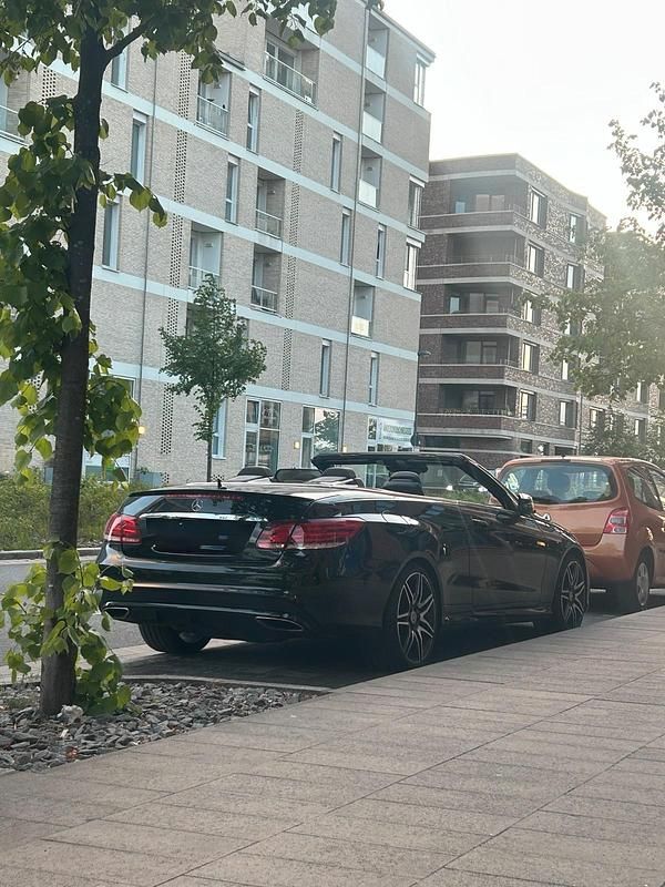 Gebraucht Mercedes E350 258 PS (189 kW) 2015 Schwarz Cabrio